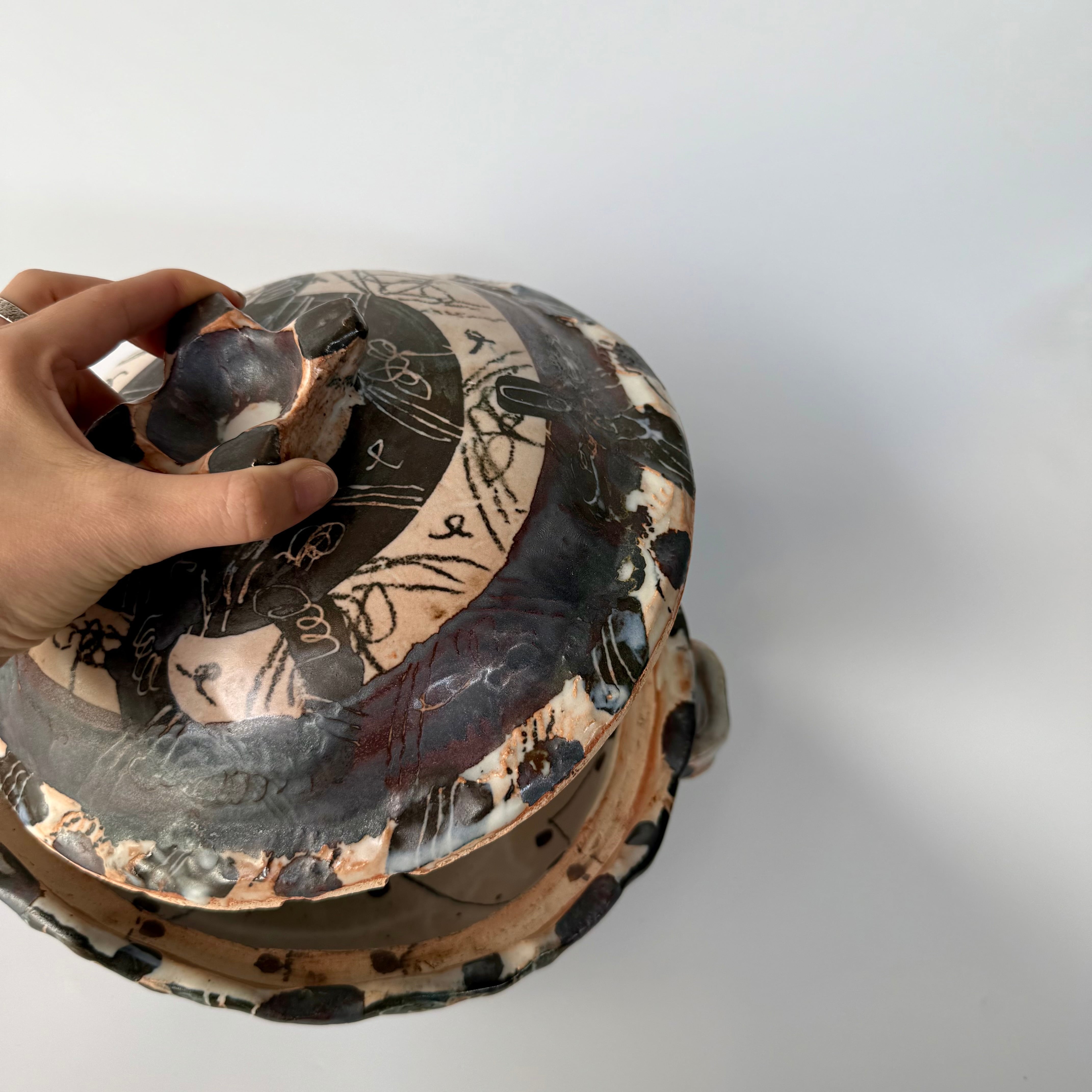 伊集院真理子 土鍋 5合サイズ アフリカ柄 | Lotus roots(ロータス