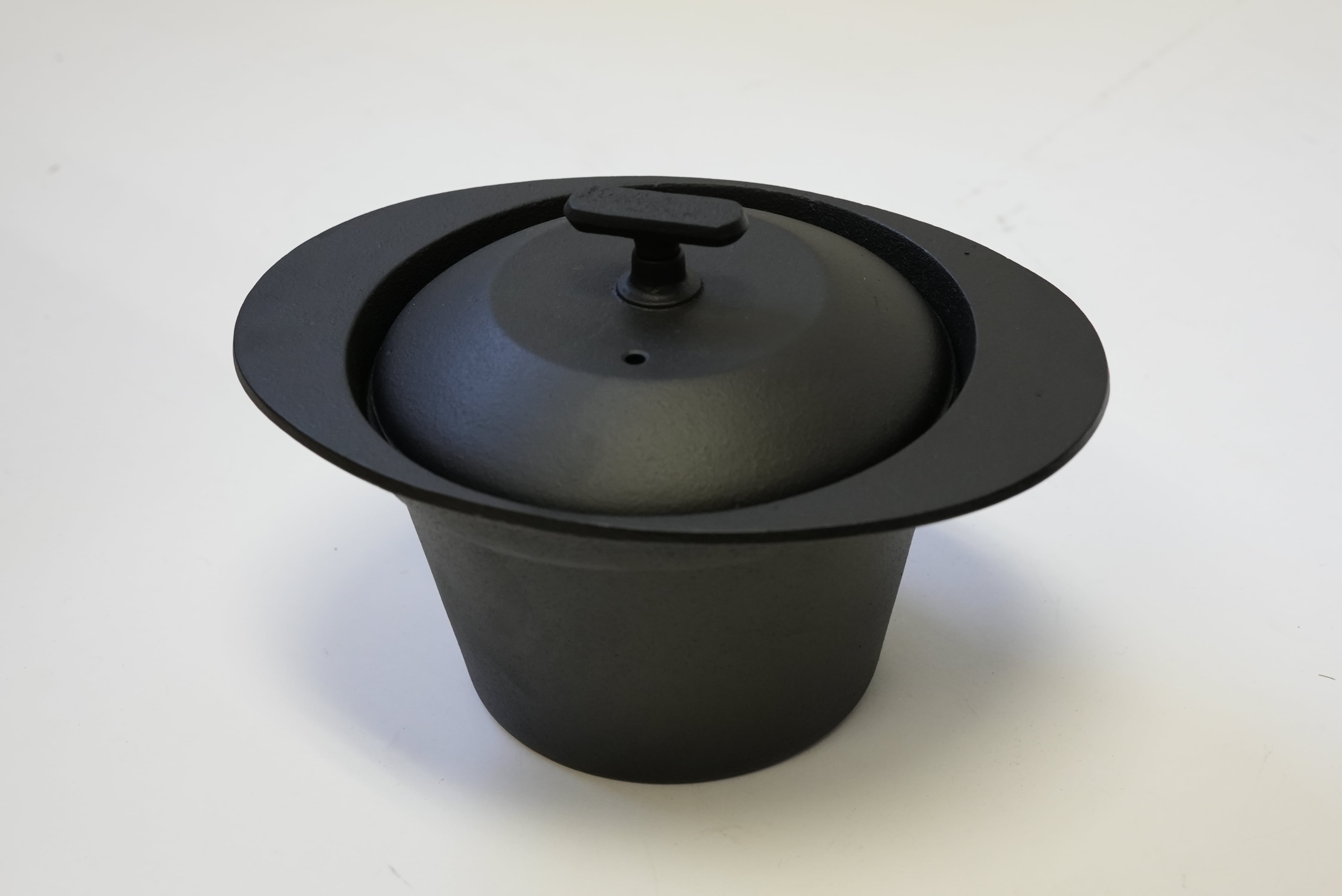 南部鉄鍋 南部鉄器 鉄鍋 LABO 0.7L | 1848年創業 南部鉄器工房及富 NAMBUTEKKI