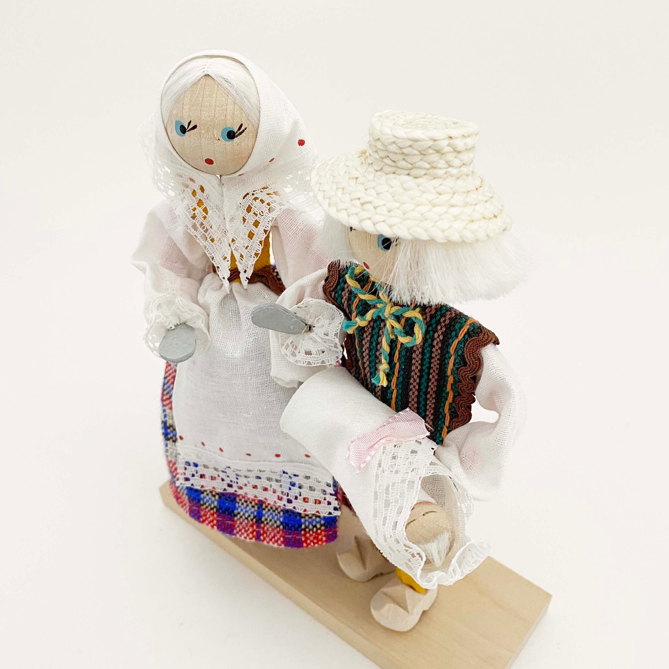 リトアニアの民族人形　ANDO製ヴィンテージ（ペア 赤ちゃんと一緒）