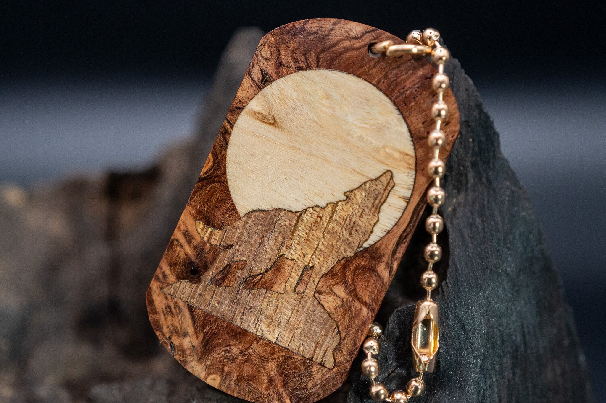 【最高峰の瘤材】ホンジュラスローズウッド瘤杢 ドッグタグ 象嵌 月と狼