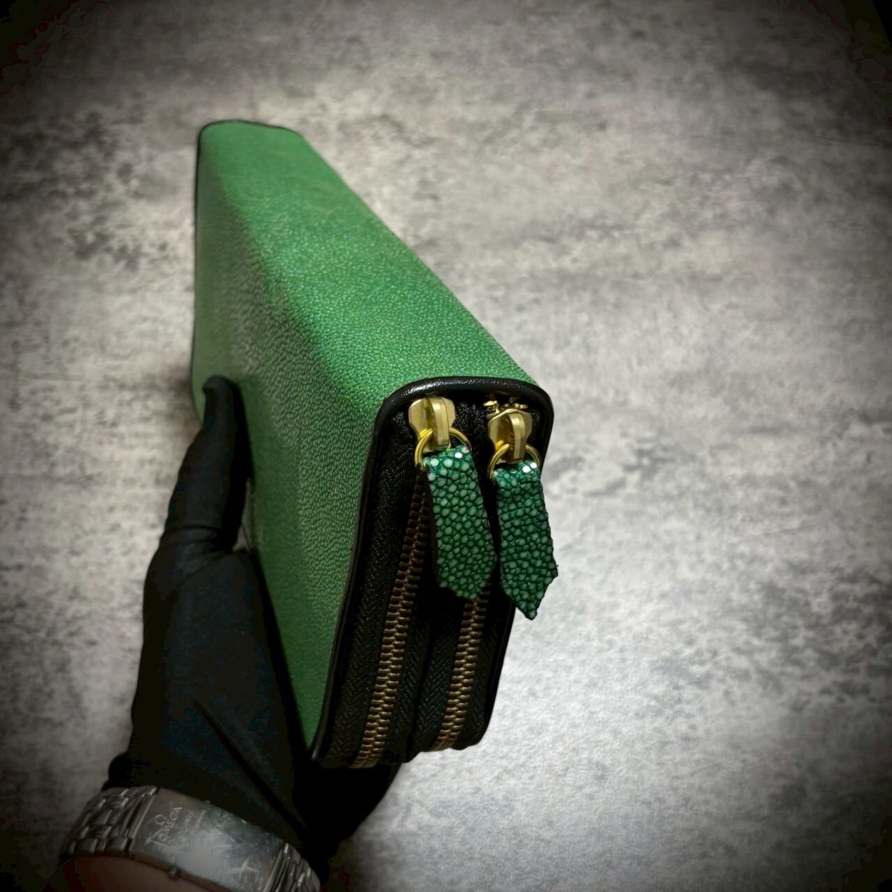 圧倒的な収納力 スティングレイ ダブルジッパー 長財布 ガルーシャ