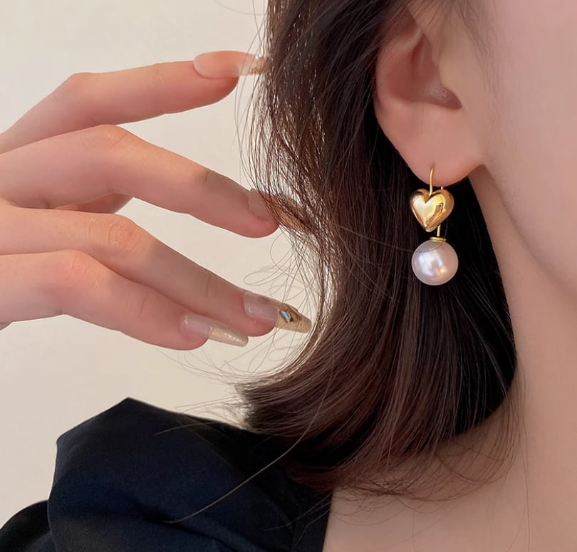 ◆予約◆ハートパールピアス(ネコポス対応)(ご注文から1-2週間程でお届け)
