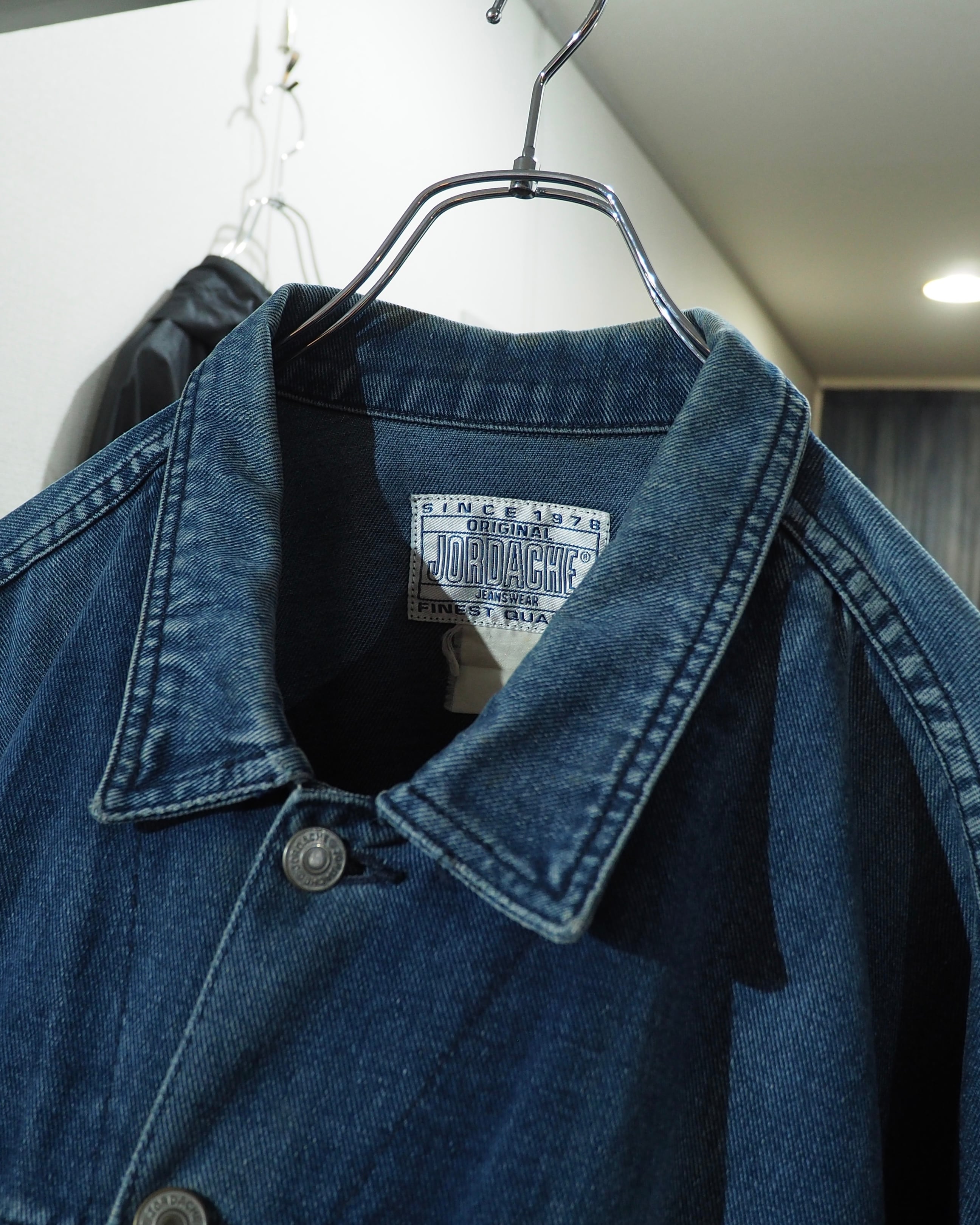 1990s " JORDACHE " Beautiful Fade Indigo Blue × Over silhouette vintage Denim Tracker jacket