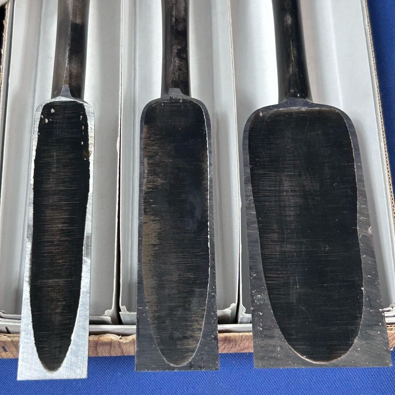 中古鑿 / 中突鑿 3本組〈全長455mm 刃幅48mm / 30mm / 24mm〉黒 