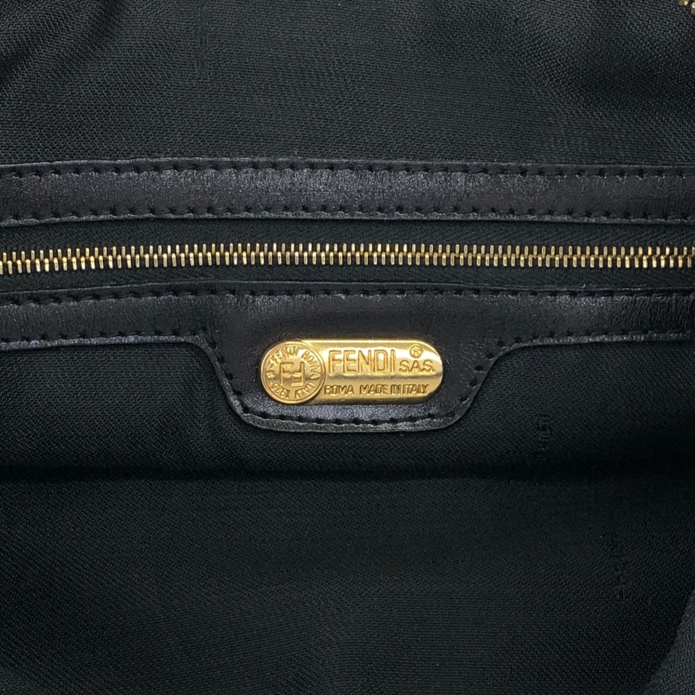 FENDI フェンディ ショルダーバッグ ブラック FF ナイロン vintage