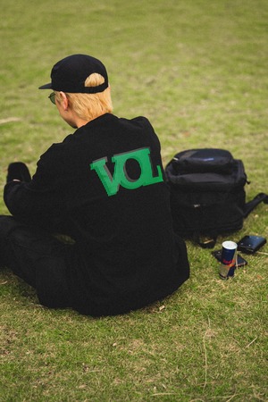 BACK LONG SLEEVE TEE/BLACK