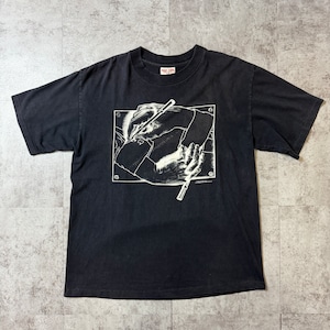 90's M.C.Escher "Drawing Hands" Printed T-shirts SOFTEE USA 90年代 アメリカ エッシャー 描く手 ヴィンテージ ビンテージ だまし絵 アート  TT2026-0051