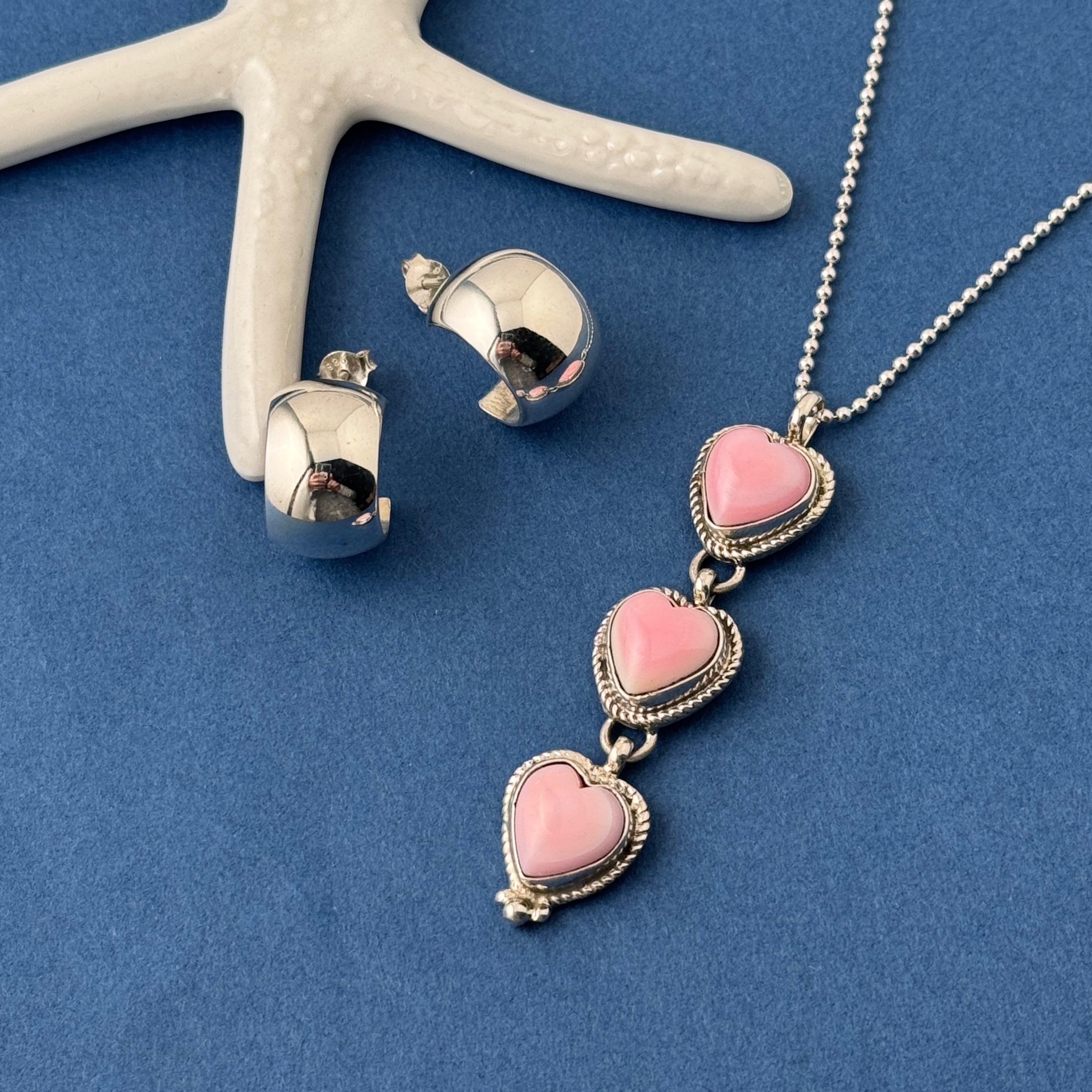 Indian Jewelry》 3連 ハート コンクシェル ペンダント ネックレス