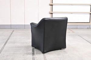 Cassina 90万「684 PICCOLA TENTAZIONE」ラウンジアームチェアa 本革 キャスター ピッコラテンタツィオーネ マリオ・ベリーニ【中古家具/中古インテリア/USED家具ユーズド家具/リサイクル】