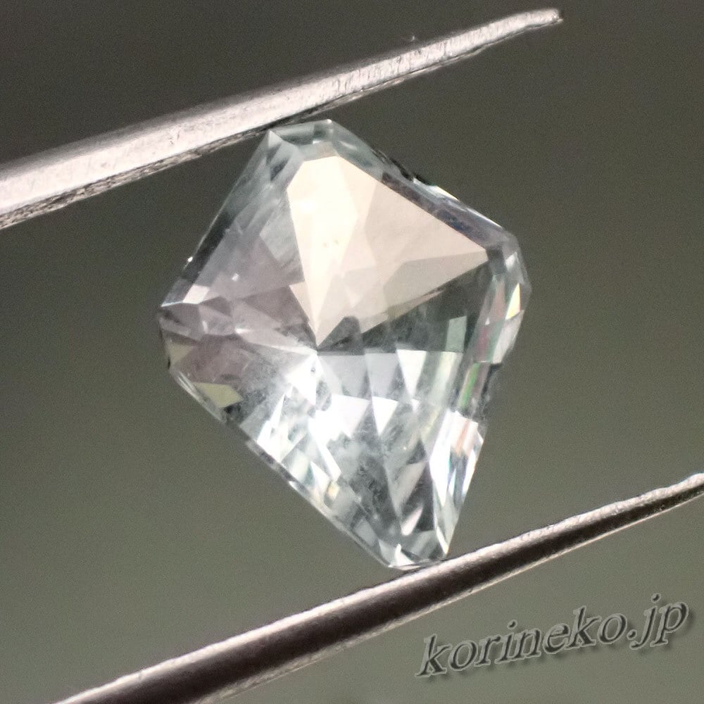 アクアマリンのクロスカットルース 2.15ct | korineko