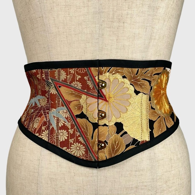 着物コルセット（大輪菊・黒留袖より制作）Kimono Corset (Chrysanthemum・Made of Kurotomesode-Kimono)