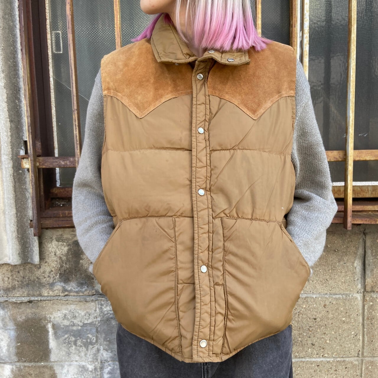 80年代 WOOLRICH ウールリッチ ダウンベスト アウトドアベスト メンズM相当 古着 80s ヴィンテージ ビンテージ レザー切替  【アウトドアジャケット】【CS2301-30】【AN20】 | cave 古着屋【公式】古着通販サイト