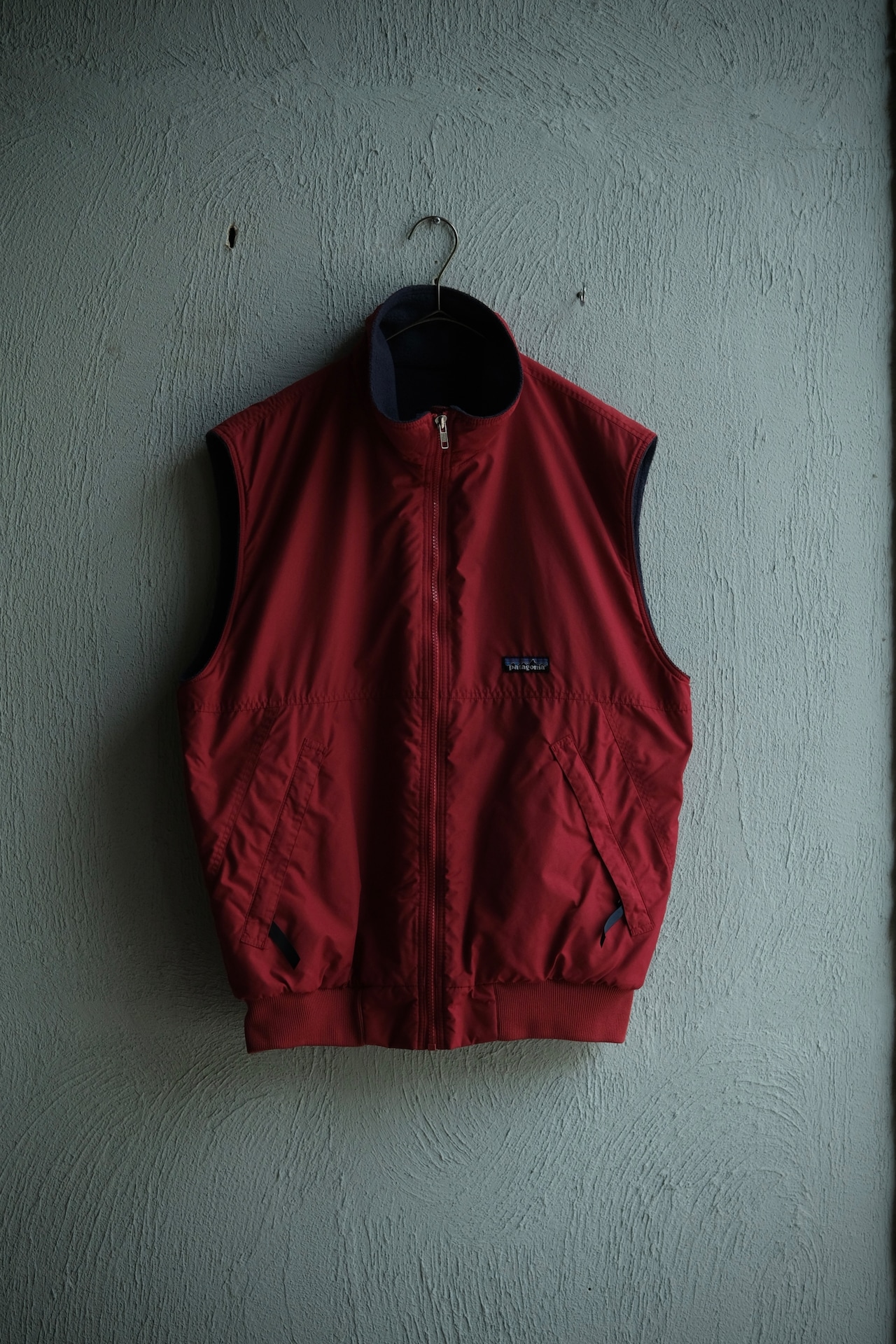 Utah/97's "patagonia" shelled synchilla vest/red