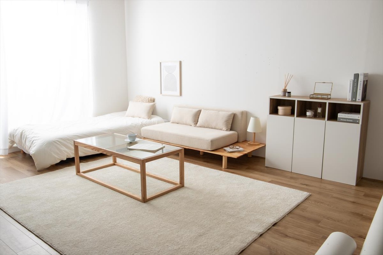 【幅150cm】Monica 2人掛けサイドテーブル付きソファ