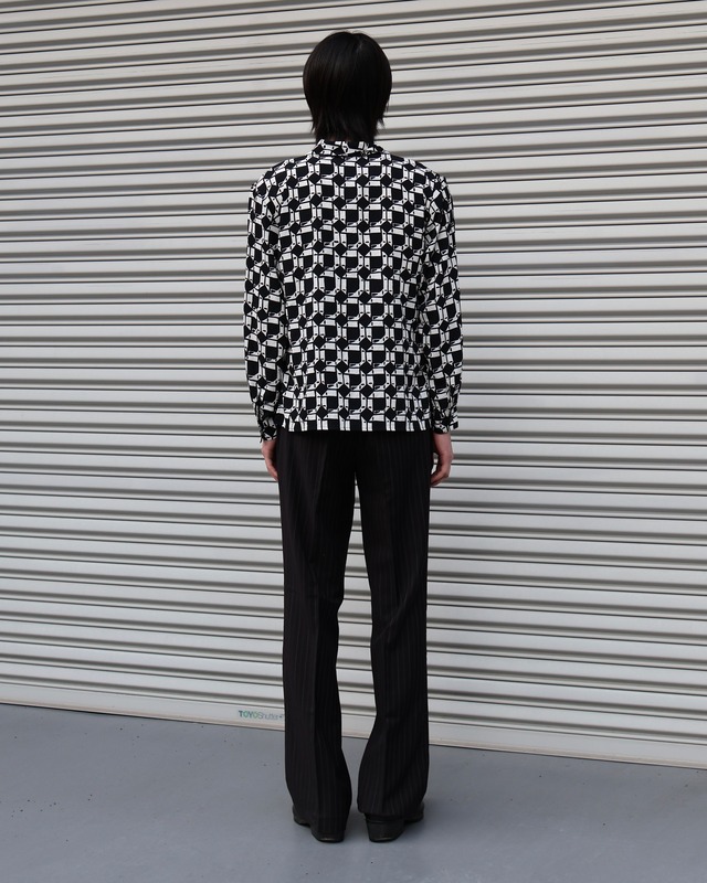 block pattern open collar shirt