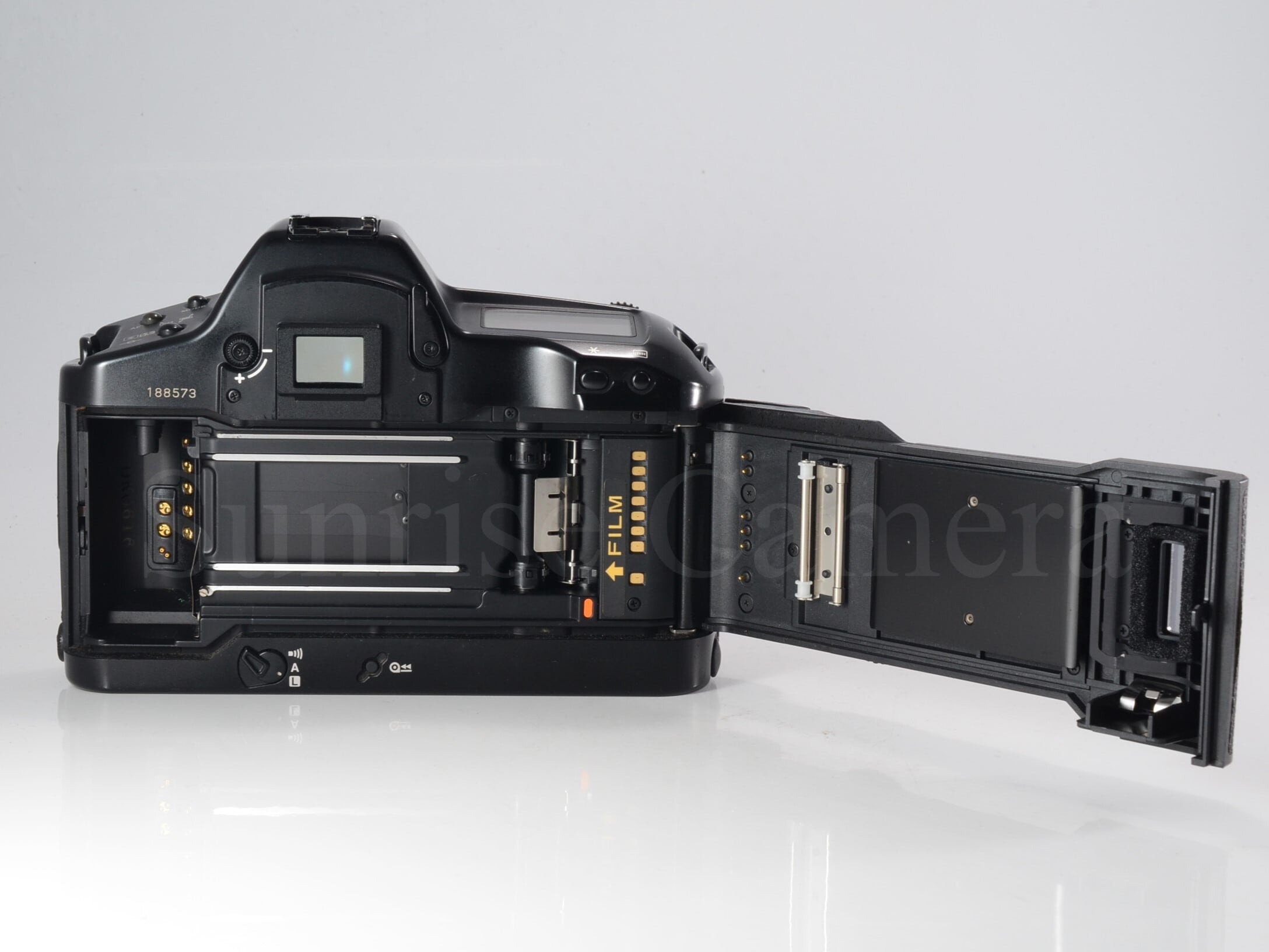 Canon EOS-1N 本体 フィルム一眼レフカメラ Canon EOS 1N ボディ キヤノン 35mm フィルム一眼レフ (61660