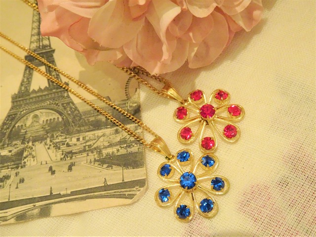 VINTAGE NECKLACE