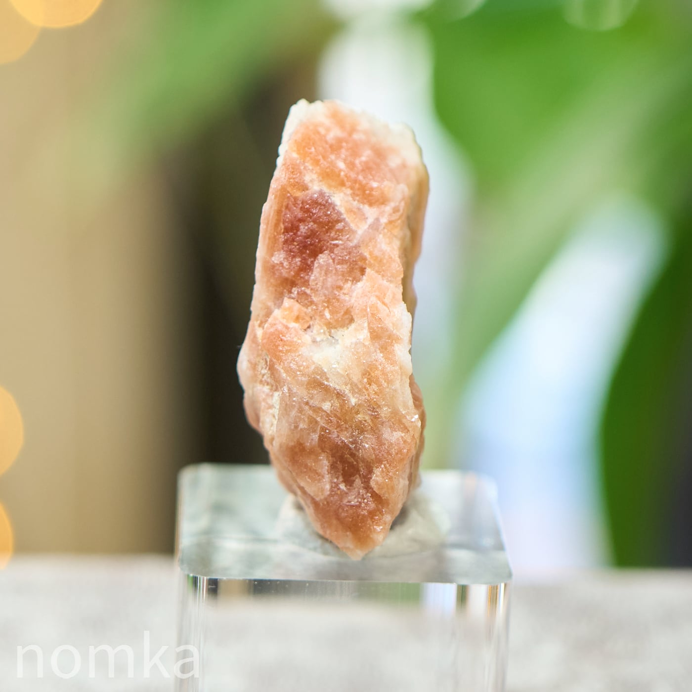情熱的な太陽の煌めきサンストーン 原石（インド産 ⁄ 約28.8g） ngem-
