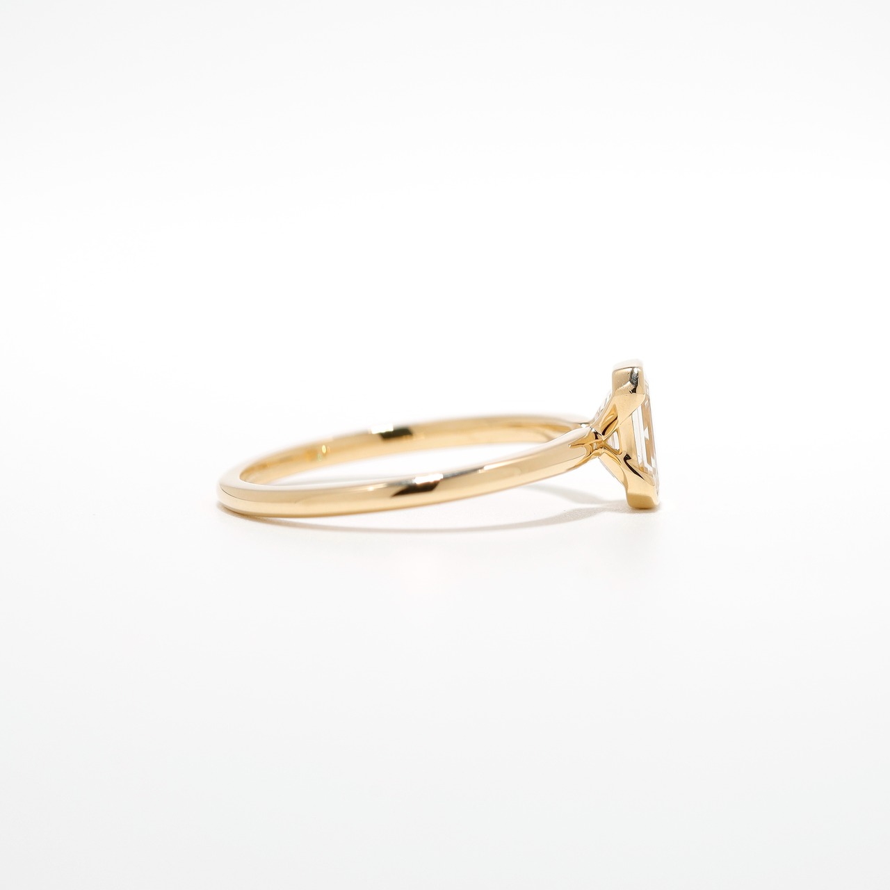 エメラルドカット ダイヤモンド デザインリング K18 / M / IF / 0.710ct