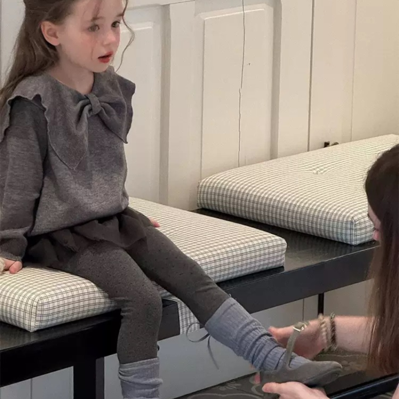 秋蝶結びカラーセーター