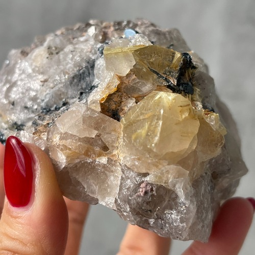 ブラジル・バイーア州ノーヴォ・オリゾンテ産【ルチルクォーツ（金針水晶）】③ 鉱物 天然石 パワーストーン