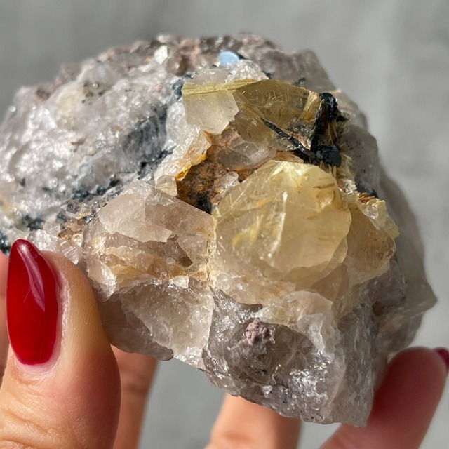 ブラジル・バイーア州ノーヴォ・オリゾンテ産【ルチルクォーツ（金針水晶）】② 鉱物 天然石 パワーストーン