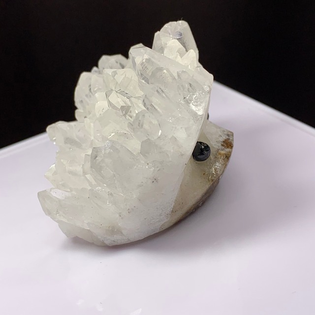 5.水晶クラスター・ハリネズミさん