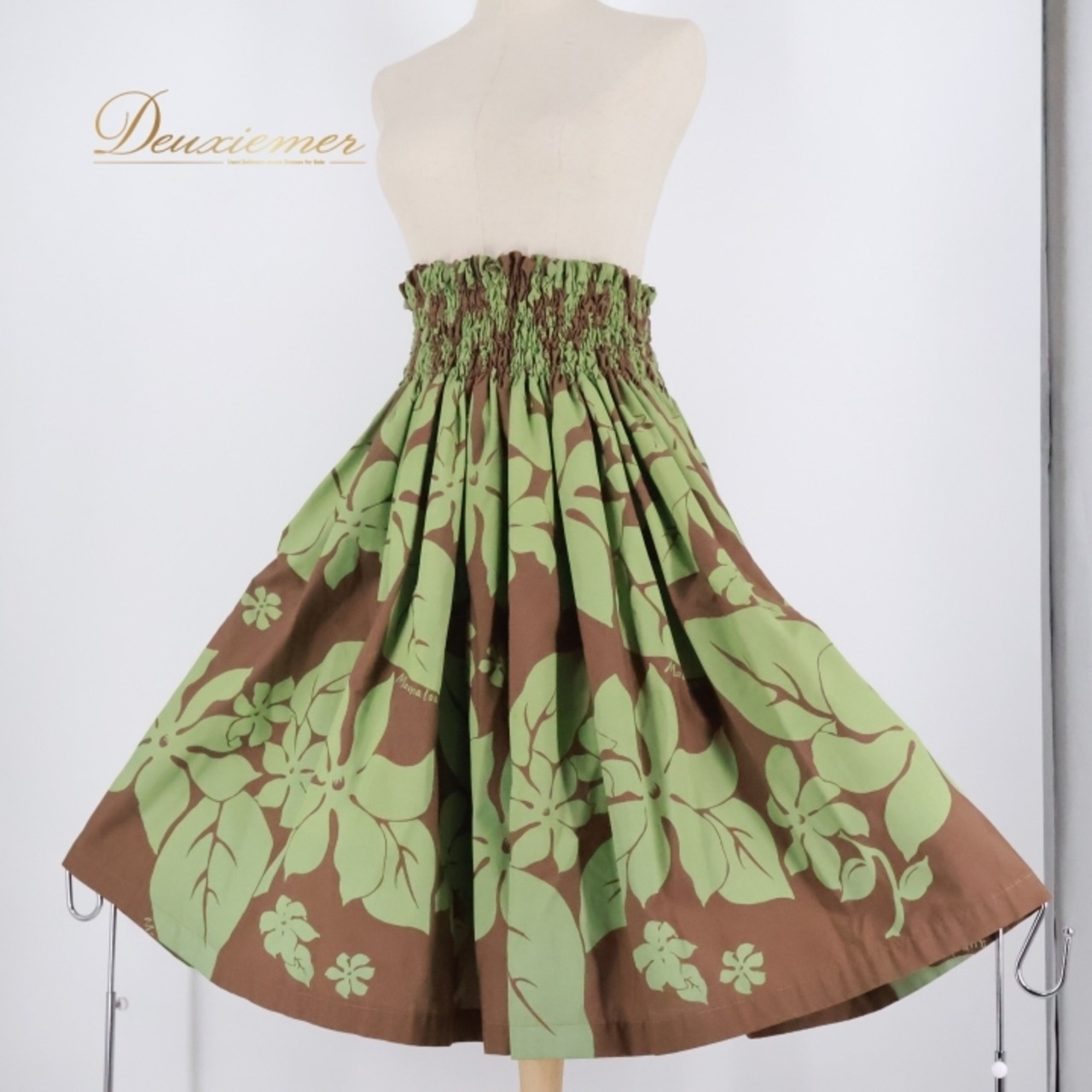 フラダンス 衣装 パウスカート ブラウン系 マウナロア 日本製 ハワイアンプリント アロハ レッスン 練習 フラ ダンス ハワイアン 花柄 フラワープリント Maunaloa かわいい おしゃれ 上品 大人っぽい シングル スカート ふんわり グリーン系 茶 黄緑 フラダンスセット ハワイアンスタイル エレガント 女性用 カラー フラ衣装 ダンス用 日本製品 デザイン かわいい服 カジュアル