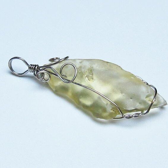 リビアングラス ペンダント 一点物 メール便可 112-13731