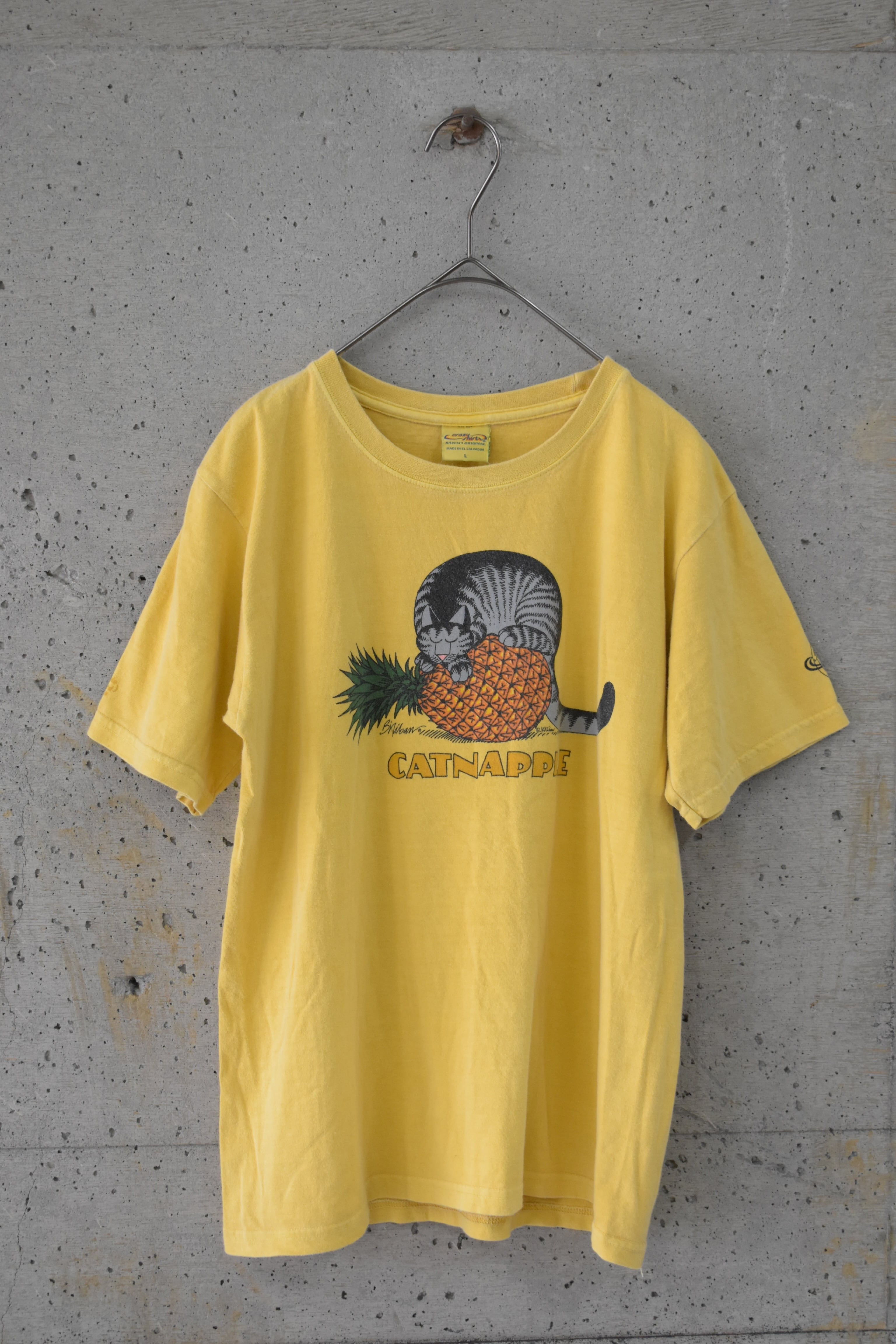Pineapple-dyed yellow T-shirt