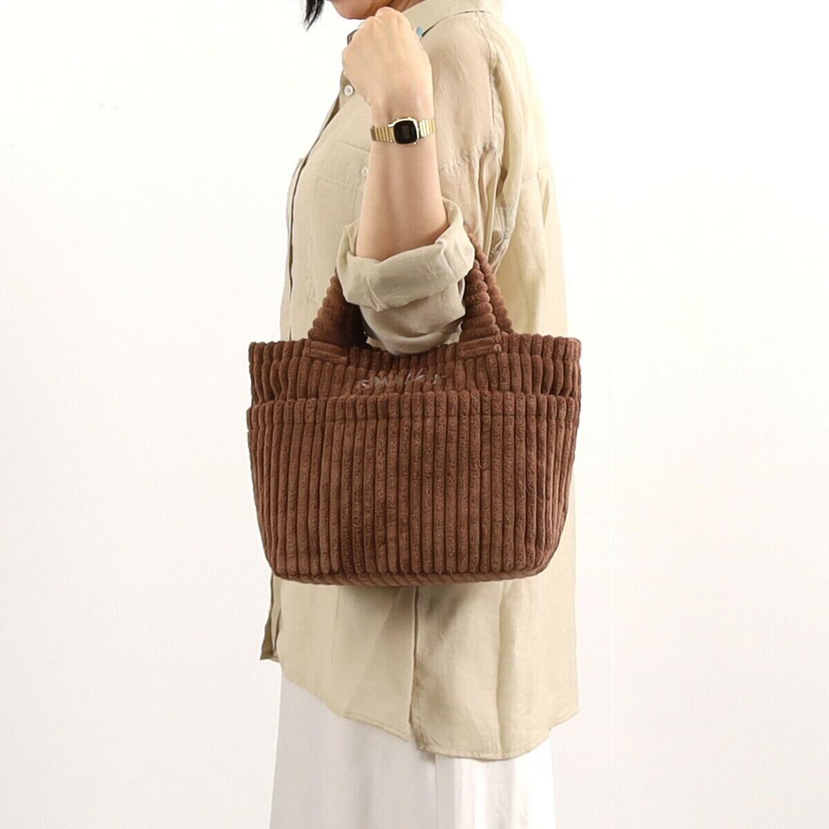 【クーコ COOCO】SMILEYｺｰﾃﾞｭﾛｲ刺繍ﾗﾝﾁﾄｰﾄﾊﾞｯｸﾞ ブラウン