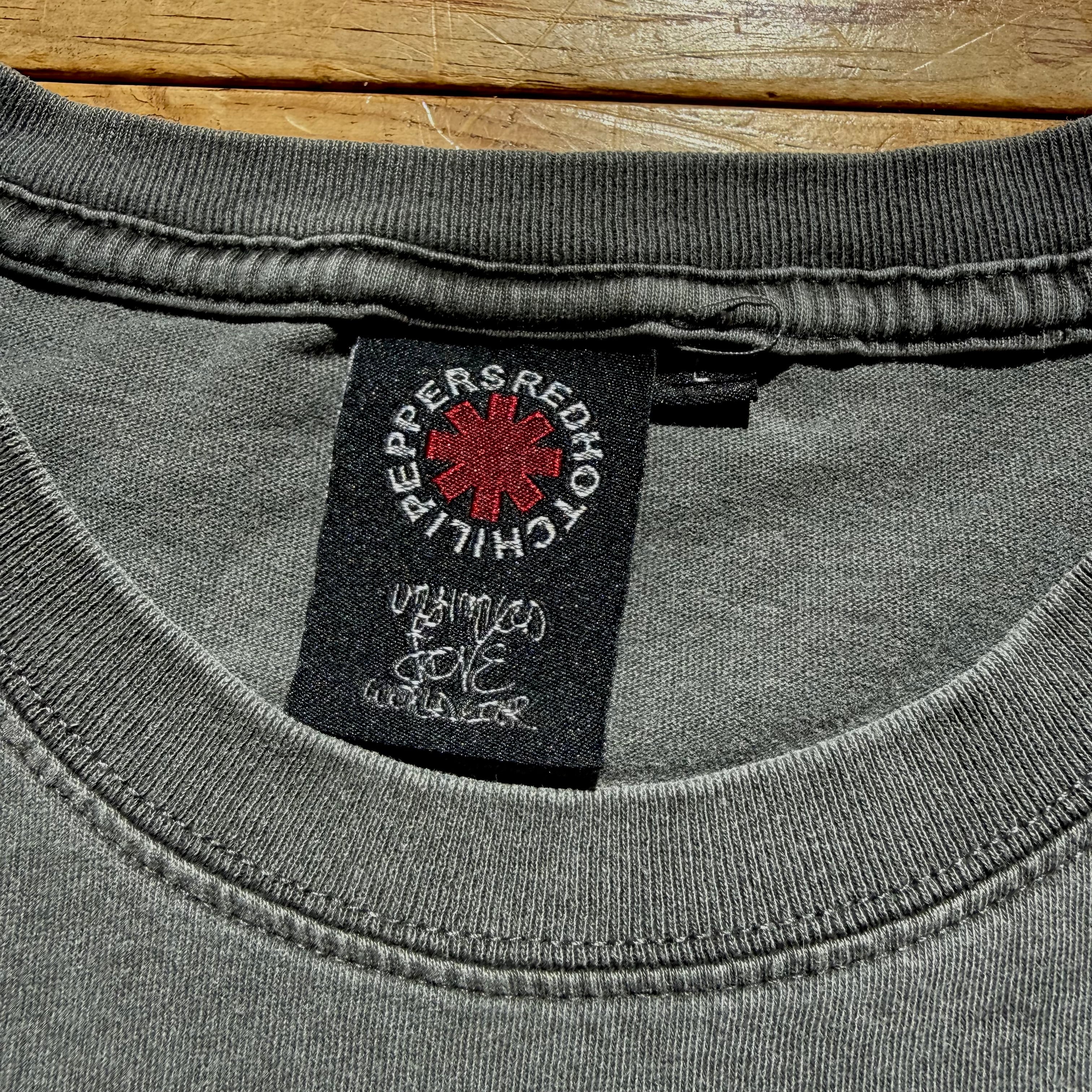 USED “RED HOT CHILI PEPPERS” 2022-2023 WORLD TOUR T-Shirt L
