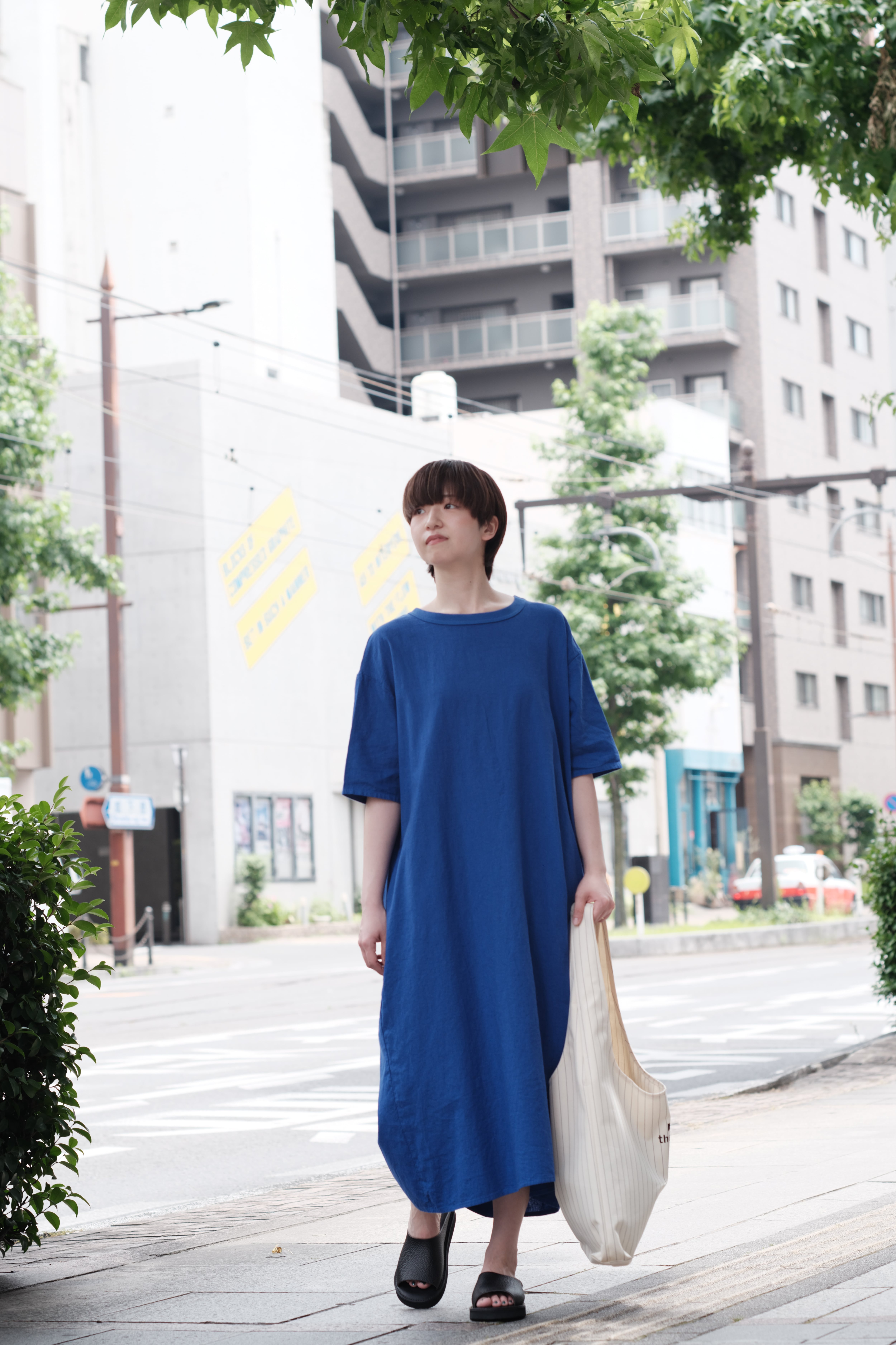 maillot】linen rich back tuck half sleeve shirt-OP | theater(シアター)