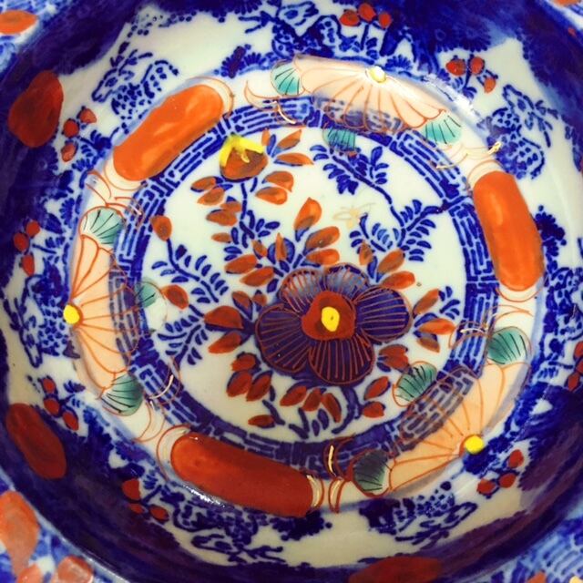古伊万里　紅の美しい藍印判　鉢
