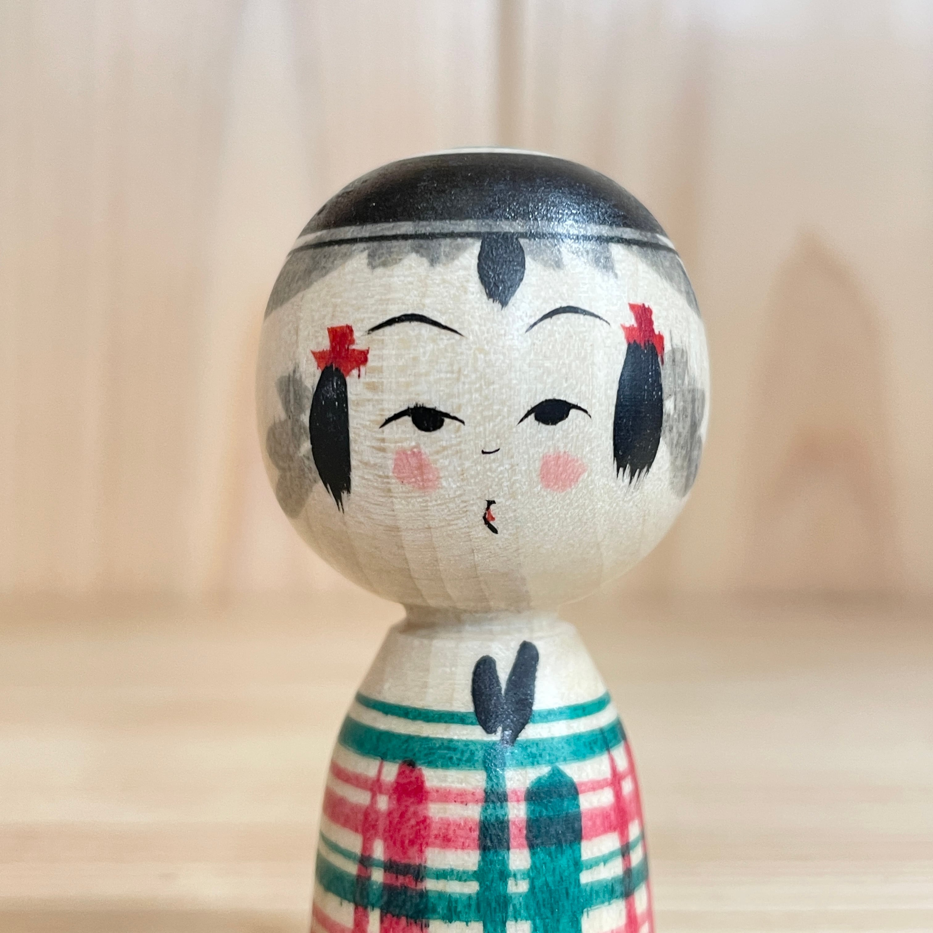 池内潮音工人：弥治郎系】2寸 こけし 冬色チェック 緑・赤：6cm N10SI