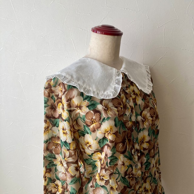 淡い小花柄ボウタイブラウス 昭和レトロ 古着 used vintage | 古着と 