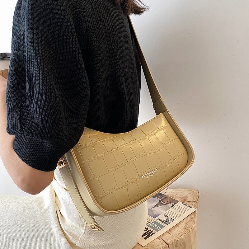 レッドサマーショルダーバッグ 夏物 メッセンジャーバッグ Tiancai_Wing_Bag47995836800