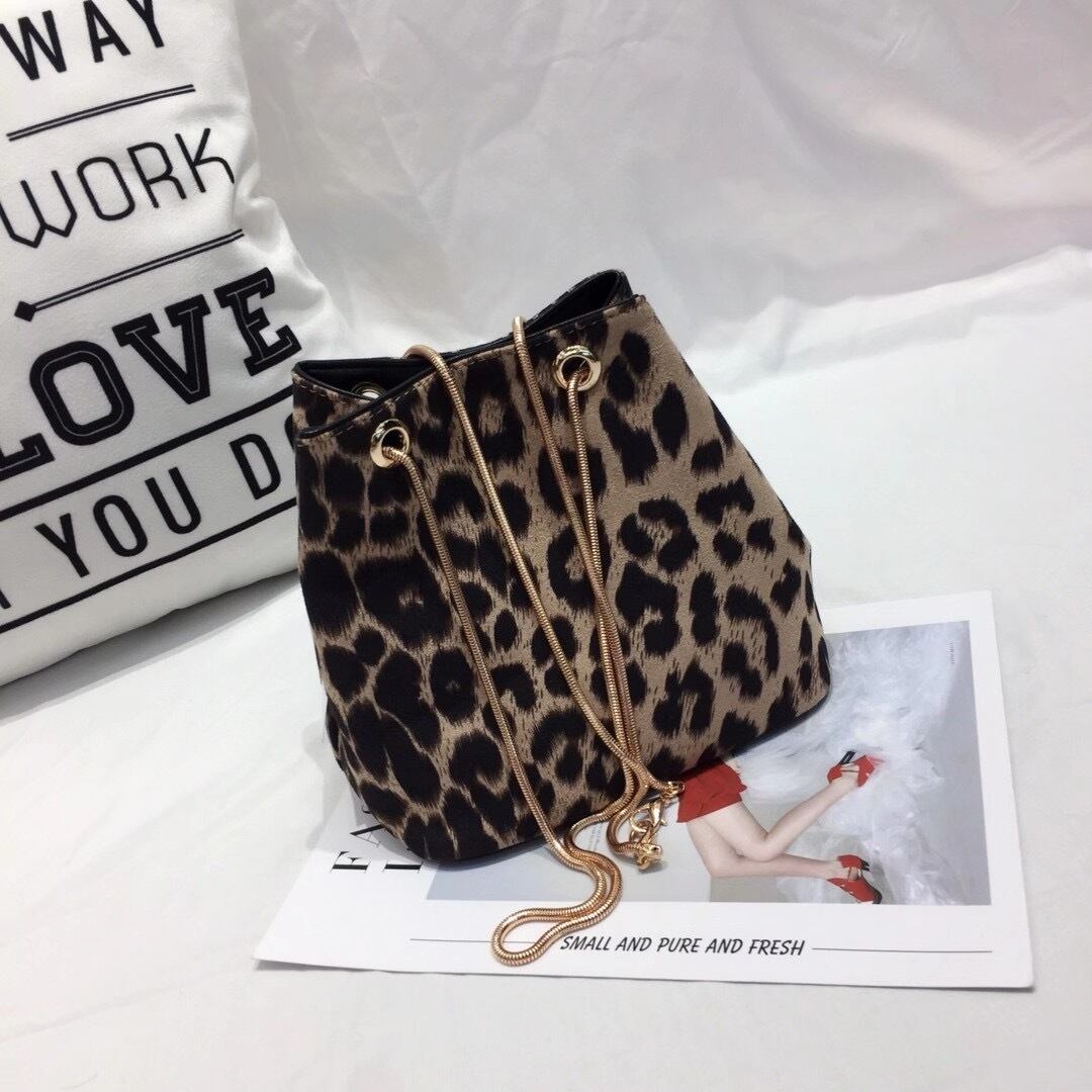 レオパードバケットバッグ