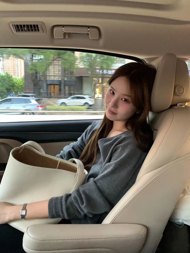 (予約) ounce / Lazy deep v neck knit 3color