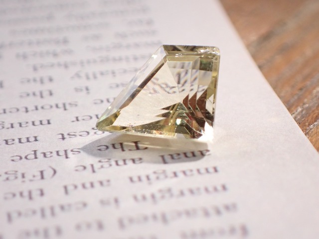 イエロースキャポライト　3.11ct　[C13‐276]