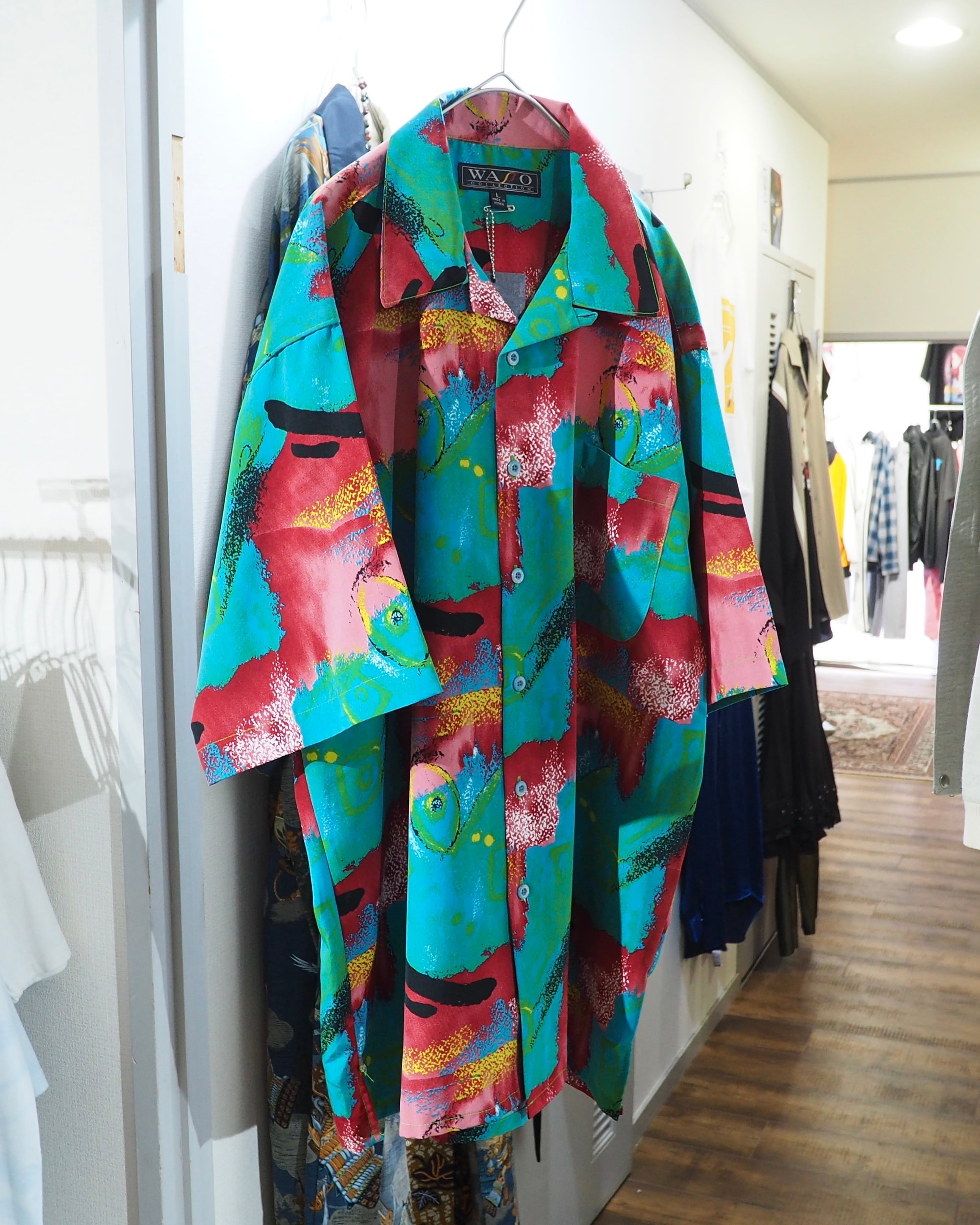 1990s ” 混沌 ” Beautiful Chaos painting Art vintage Over silhouette SS shirt