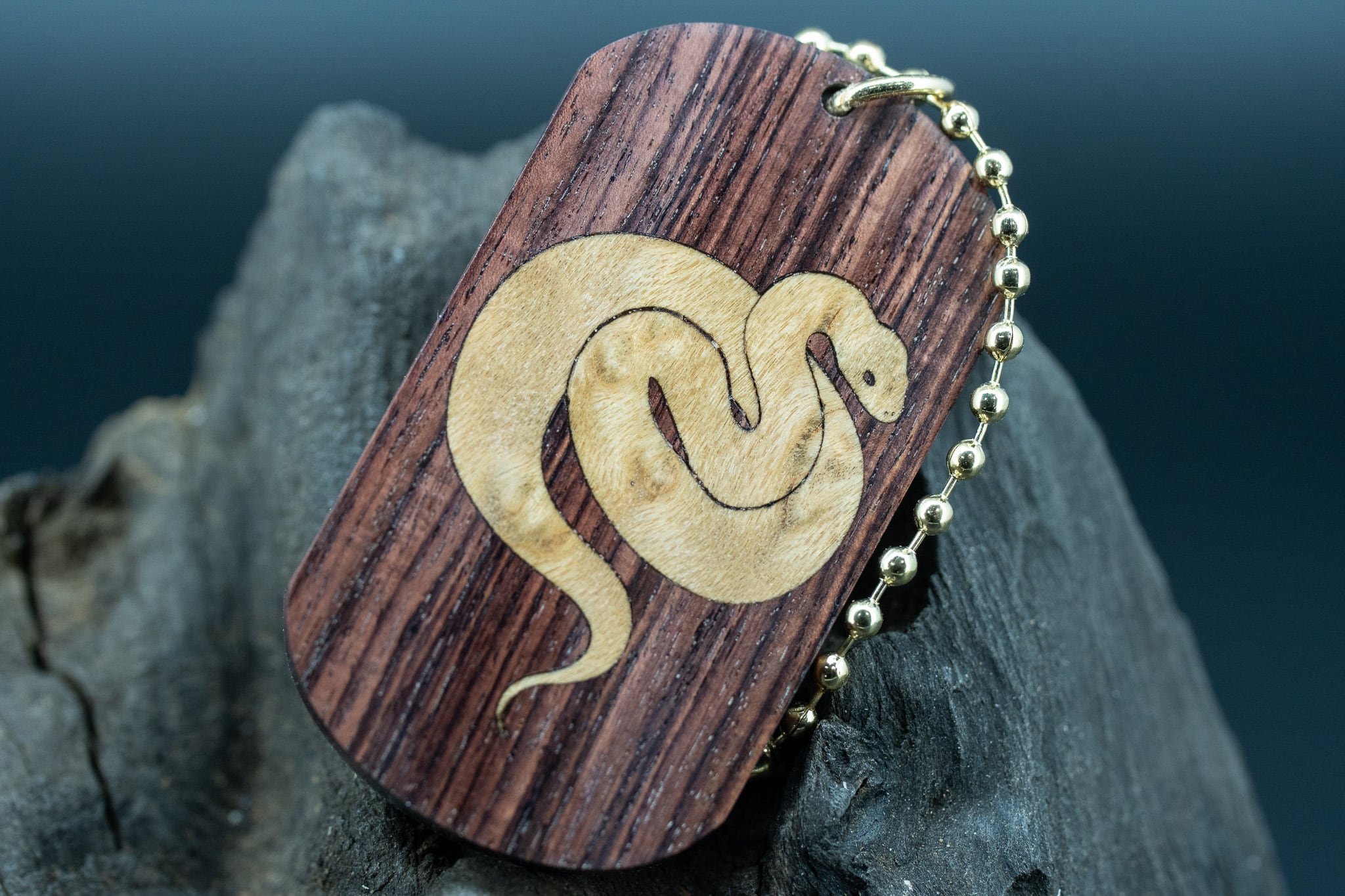 【王室御用達 】 キングウッド ドッグタグ象嵌 干支タグ 乙巳