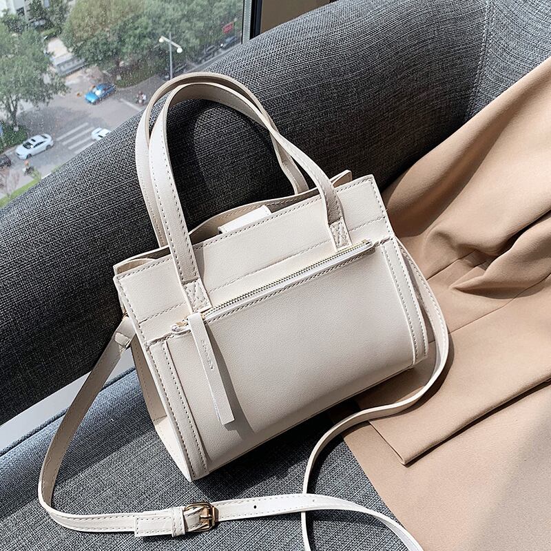 センス小さなバッグ女性2020人気の新しい流行のファッションワイルドワンショルダーメッセンジャーバッグネット赤ポータブル小さな正方形のバッグ Tiancai_Wing_Bag2232521