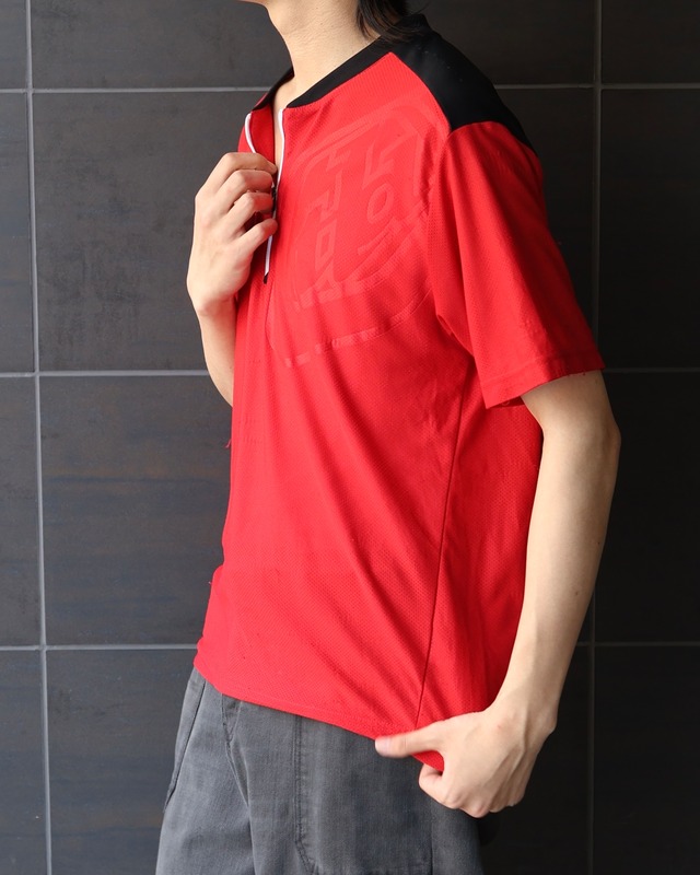 Half-zip cycling top
