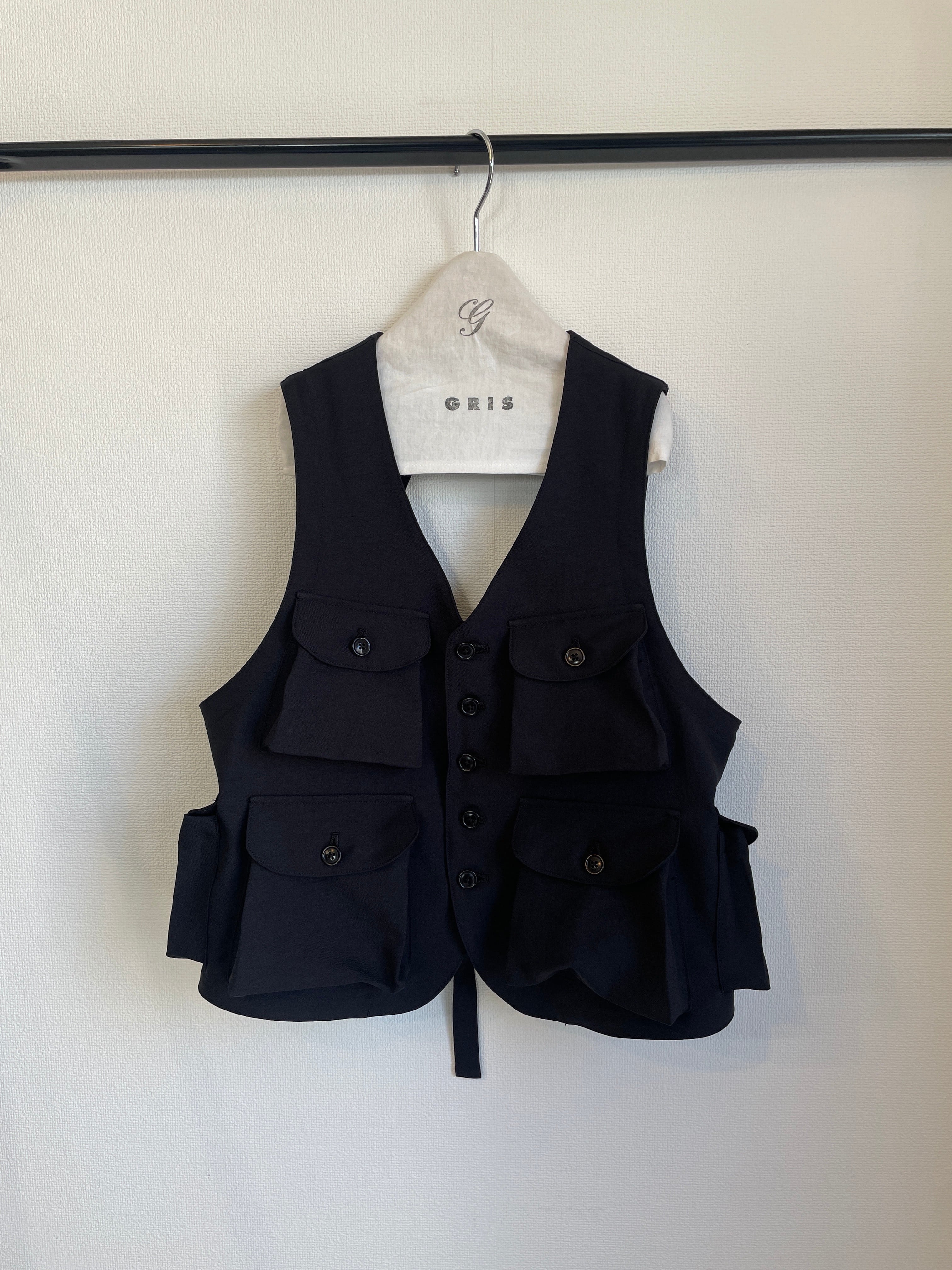 GRIS BLACK