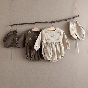 【春作】帽子付き花柄長袖ロンパース 　全2色