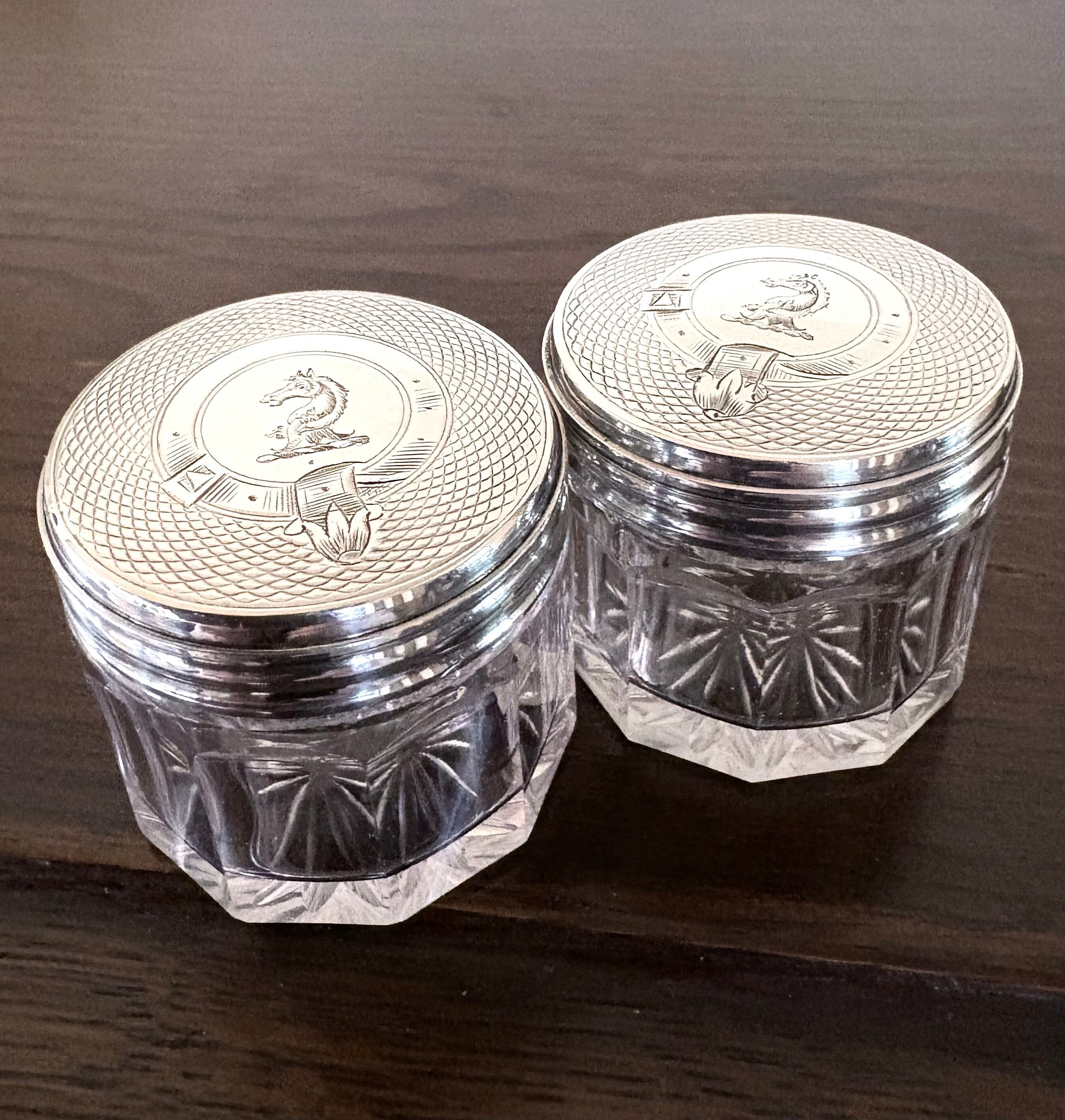 1900年製のイギリス・ロンドンの純銀蓋付きカットガラス容器 1900年頃 英国