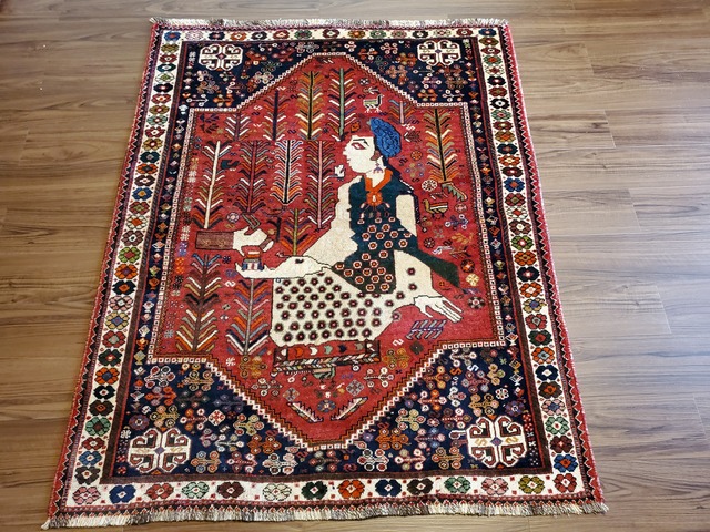 トライバルラグ　女