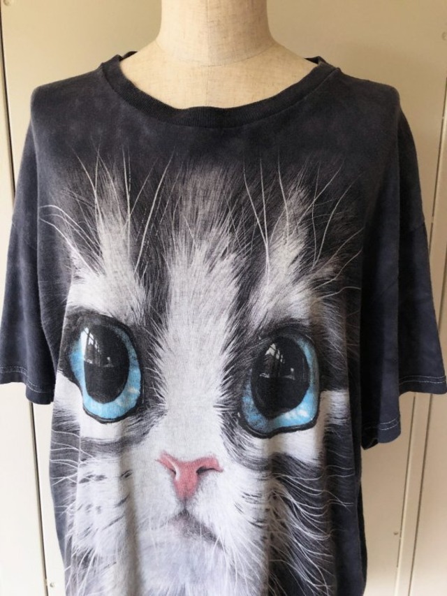 uneven dyeing cat T-shirt | rufflemaltese