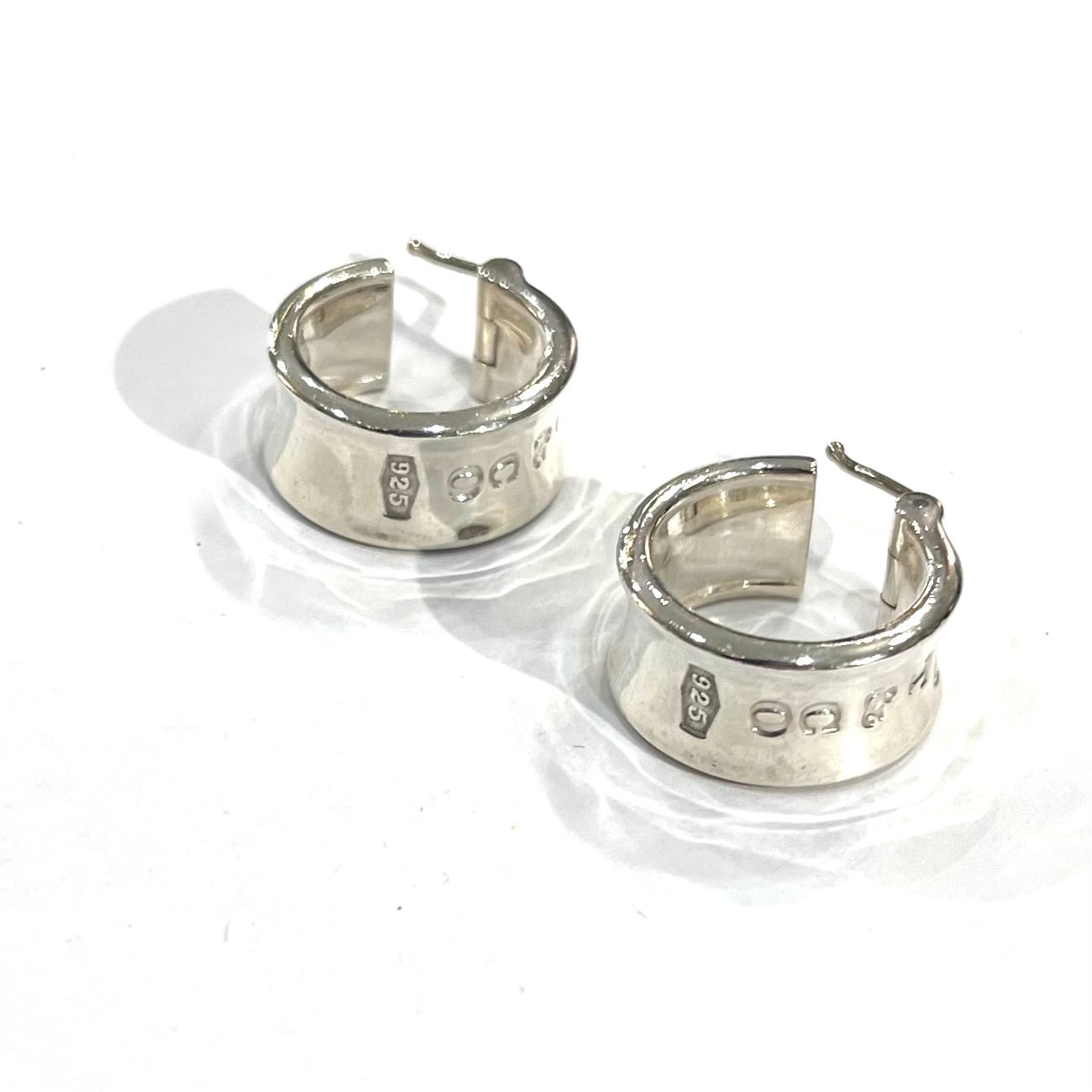 希少【TIFFANY&CO.】【ピアス】2635 T&CO SV925／1997刻印／重厚感ある